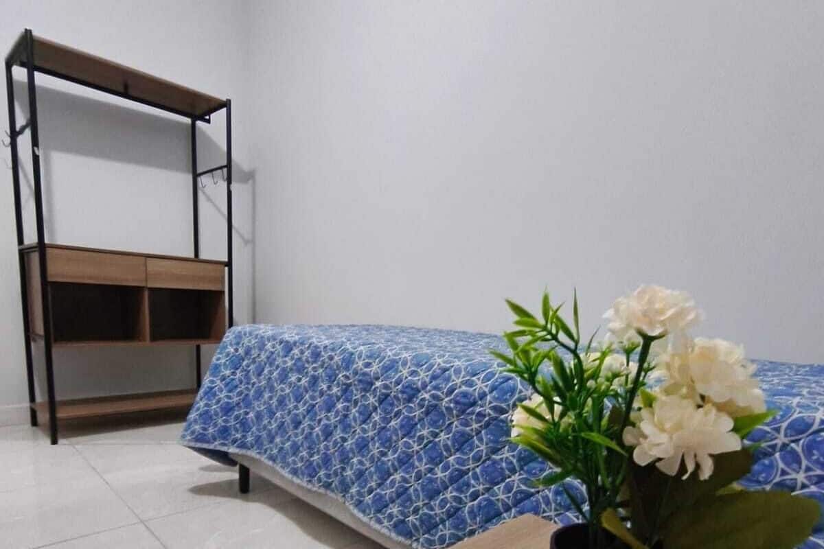 Comfort House | Blackout drapes, iron/ironing board, free WiFi