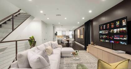 Stylish 3BR Designer Home in NYC!