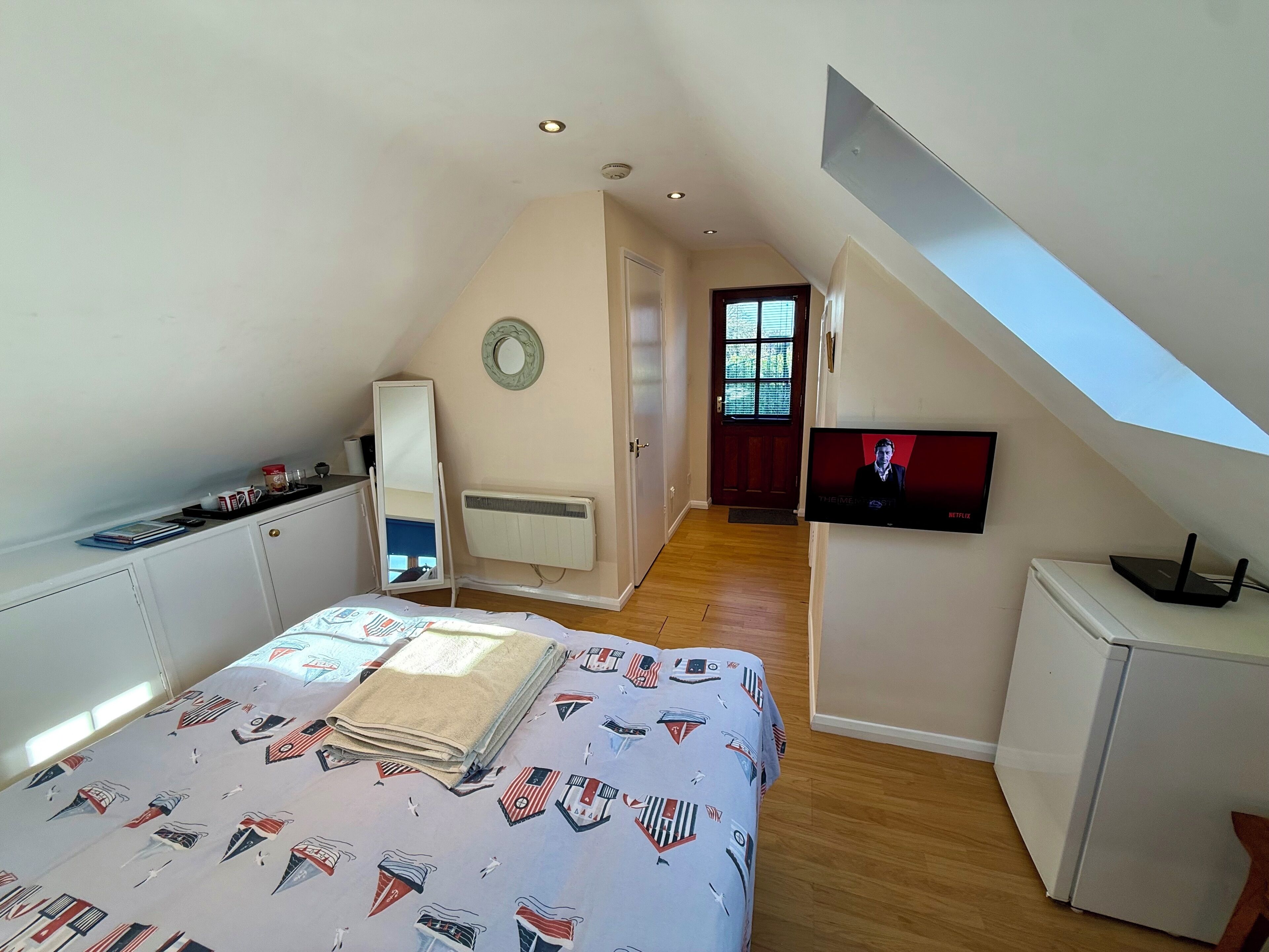 Ferros/tábuas de passar roupa, Wi-Fi de cortesia, roupa de cama