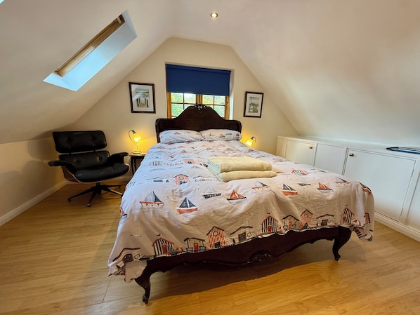 Iron/ironing board, free WiFi, bed sheets