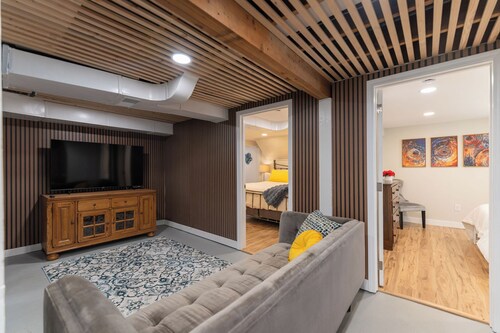 Spacious, Central Location 4-bedroom, King Beds