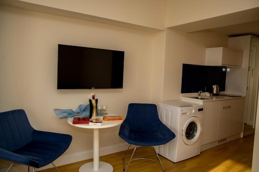 Studio, Balcony, Sea View | Interior