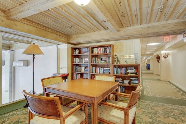 Dining - Garden Studio Retreat w/ Pool Deck Access (Palm Beach)