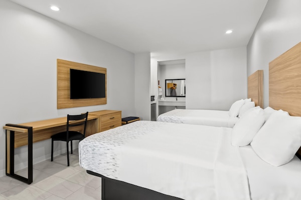 Premium bedding, desk, free wired internet, bed sheets