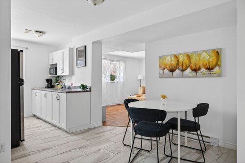 Charming Apartment by Aylmer Marina