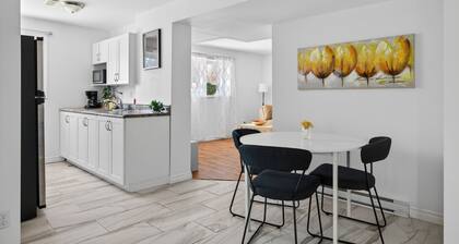 Charming Apartment by Aylmer Marina