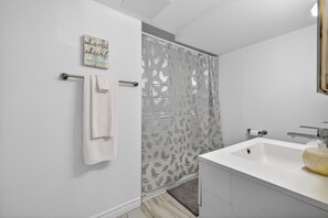 Towels - Charming Apartment by Aylmer Marina (Gatineau)