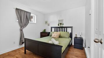 1 bedroom, WiFi (free), bed sheets