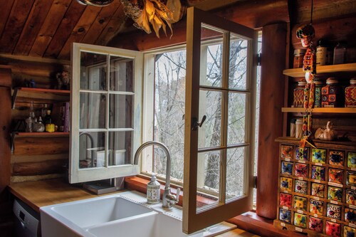 Riverside Cabin@GatineauPark near NordikSpa, waterfront w SUP & kayaks!