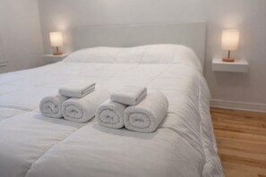 1 slaapkamer, een strijkplank/strijkijzer, wifi, beddengoed