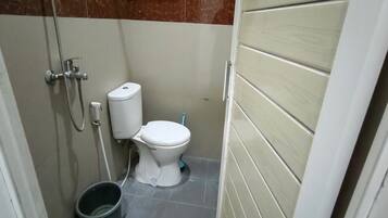 Deluxe eenpersoonskamer | Badkamer