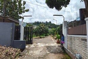 Property grounds - Hotel O House Of Fosil Syariah (Semarang)