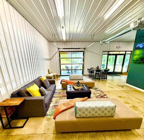 Living area - Huron Hideaway - Great Indoor & Outdoor Spaces! (Huron)