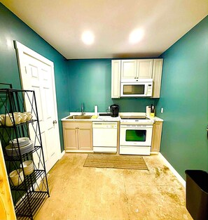 Fridge, stovetop - Huron Hideaway - Great Indoor & Outdoor Spaces! (Huron)