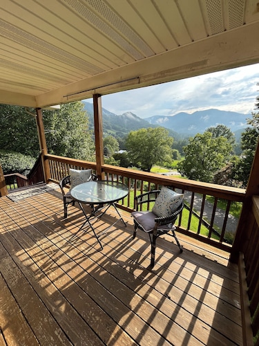 Wonderful 4-bedroom house in Maggie Valley perfect for family getaways