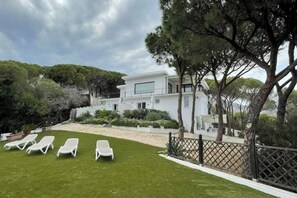 Exterior - Levante Apartment - Style and Elegance 300 meters from the sea (Santa Margherita di Pula)