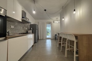 Refrigerador, microondas y lavavajillas 