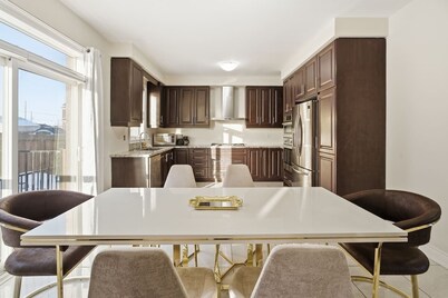 Luxury Home near Toronto