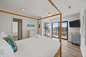 3 bedrooms, desk, free WiFi, bed sheets - It’s About Tide | Ocean & Sound Views (Topsail Beach)