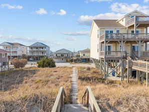 Exterior - It’s About Tide | Ocean & Sound Views (Topsail Beach)