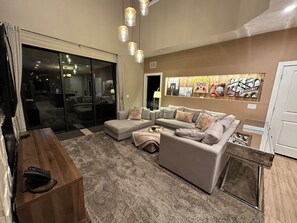 Living area - Next to Disney! 4BR/4.5 BATH Luxury Townhouse (Kissimmee)