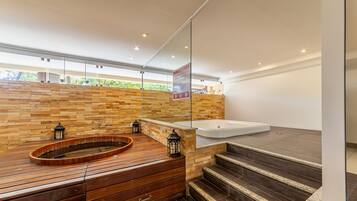 Indoor spa tub
