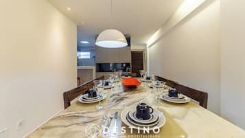 Apartamento básico | Comedor