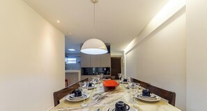 Basic Apartment | Dining room - APTO Térreo | 4 Quartos | Até 12 Pessoas | Barra Bali | Destino BSM 002 (Barra de São Miguel)