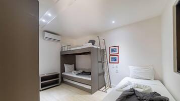 Apartment | Blackout curtains, iron/ironing board, free WiFi