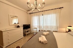 3 habitaciones, tabla de planchar con plancha, cuna de viaje y wifi 