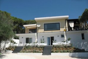 Exterior - Mistral Apartment - Modern luxury and relaxation at a stone's throw from the sea (Santa Margherita di Pula)