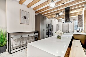 Fridge, microwave, oven, stovetop - Designer 5Bed - 4Bath Home in Old City! A Plus Location (Philadelphia)