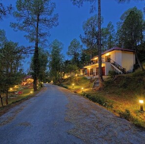 ด้านหน้าที่พัก