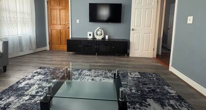 Cozy 2-bedroom apartment in marvelous Pawtucket walking distance to stadium