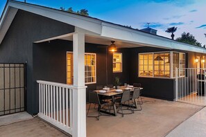 Outdoor dining - Uptown Max and Relax - Contemporary, Upgraded Home, Great Backyard for Entertaining! (Phoenix)