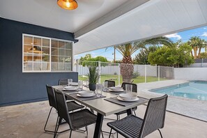 Outdoor dining - Uptown Max and Relax - Contemporary, Upgraded Home, Great Backyard for Entertaining! (Phoenix)
