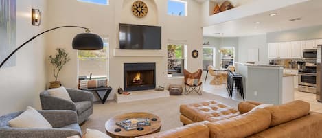 Smart TV, fireplace