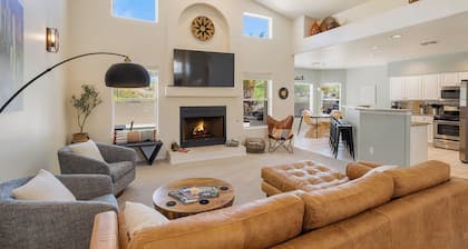 Copper Spring Retreat -Enjoy Amazing Sunsets 4 Bedroom