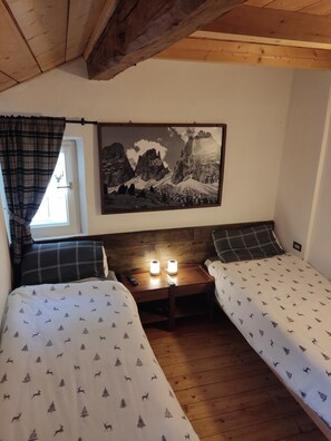 Unclassified image, 4 of 25, button - Cèsa Viosadea in the heart of Campitello di Fassa (Campitello di Fassa)