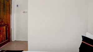 Deluxe Double Room | Bed sheets - OYO 95170 Purnama Baru Syariah (Selorejo)