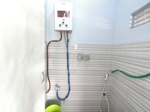 Deluxe Double Room | Bathroom