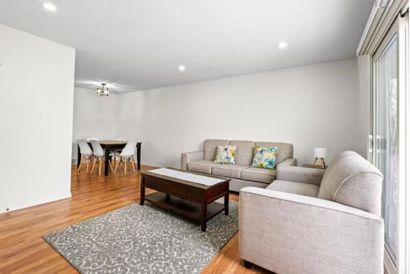 Luokittelematon kuva, 1 kautta 18, painike