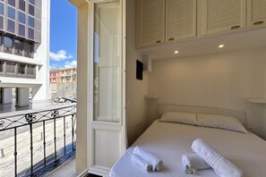 1 bedroom, iron/ironing board, WiFi, bed sheets - Studio 27 - Elegance and comfort in the beating heart of Cagliari (Cagliari)