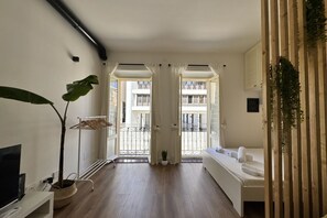 1 bedroom, iron/ironing board, WiFi, bed sheets - Studio 27 - Elegance and comfort in the beating heart of Cagliari (Cagliari)