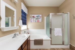 Shower, hair dryer, towels - The Magic on Midway Luxury Home in Glendale - 5 BR/2.5 Bath/Unique Game Room (Glendale)