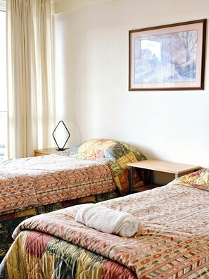 Unclassified image, 5 of 10, button - Rm 16: 2-BR Apartment with Bathtub & Laundry near Lake Jindabyne (Jindabyne)