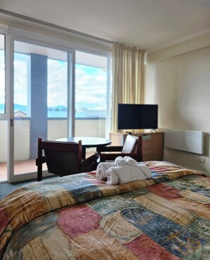 Unclassified image, 2 of 10, button - Rm 16: 2-BR Apartment with Bathtub & Laundry near Lake Jindabyne (Jindabyne)
