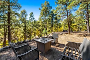 Outdoor spa tub - Wonderful dog-friendly home with hot tub, firepit, & washer/dryer (Lakeside)