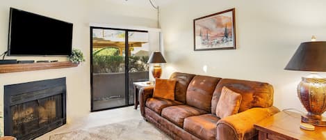 Smart TV, fireplace