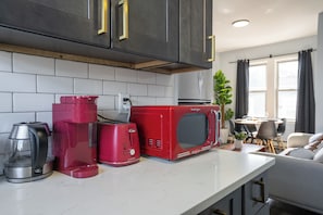 Interior - 3-BR Near MetLife Stadium - Pets Welcome + Parking (268)